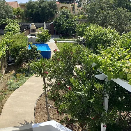 House With A Garden In The Holiday home